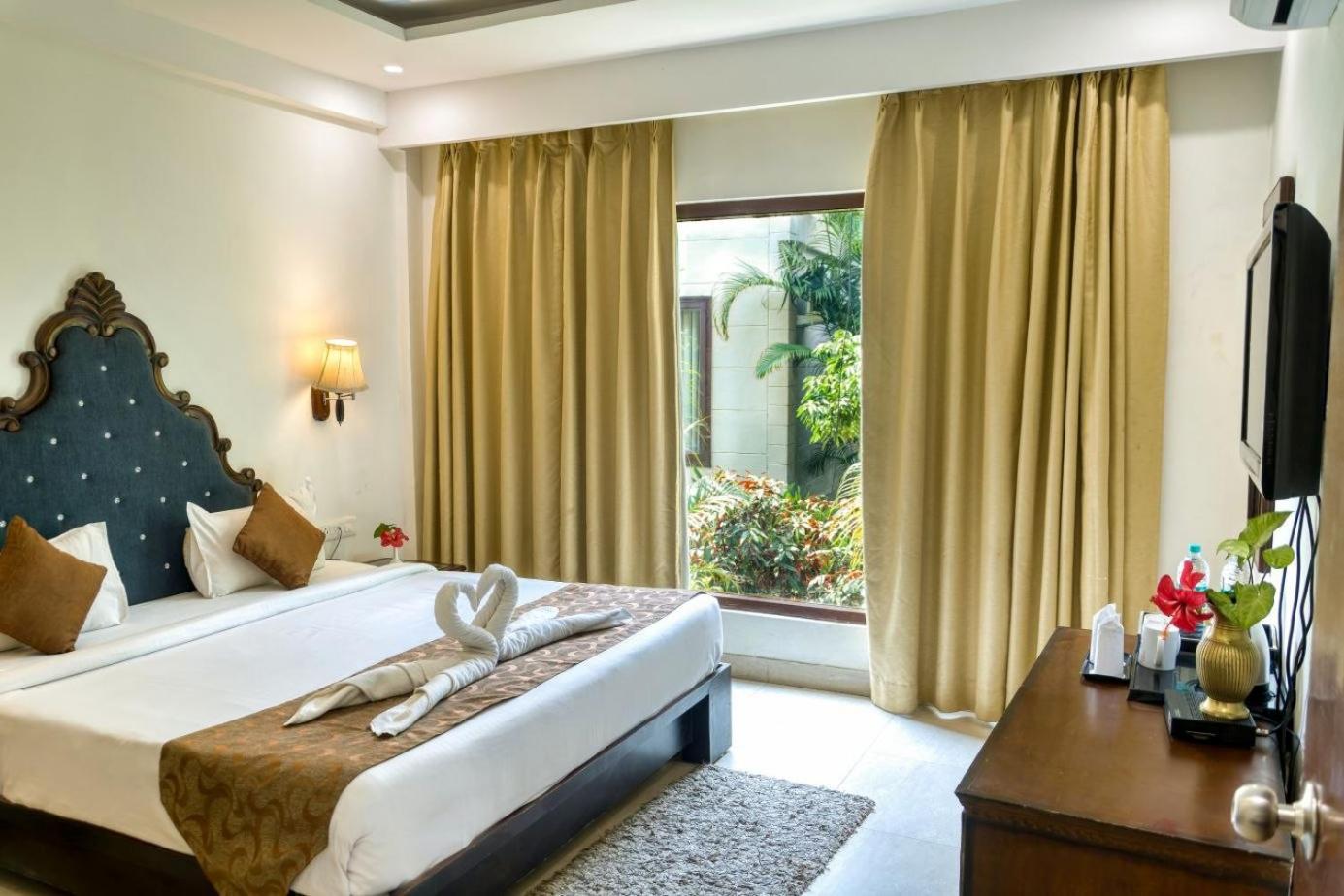 Sunday Alaya Corbett Villa Rāmnagar Exterior photo