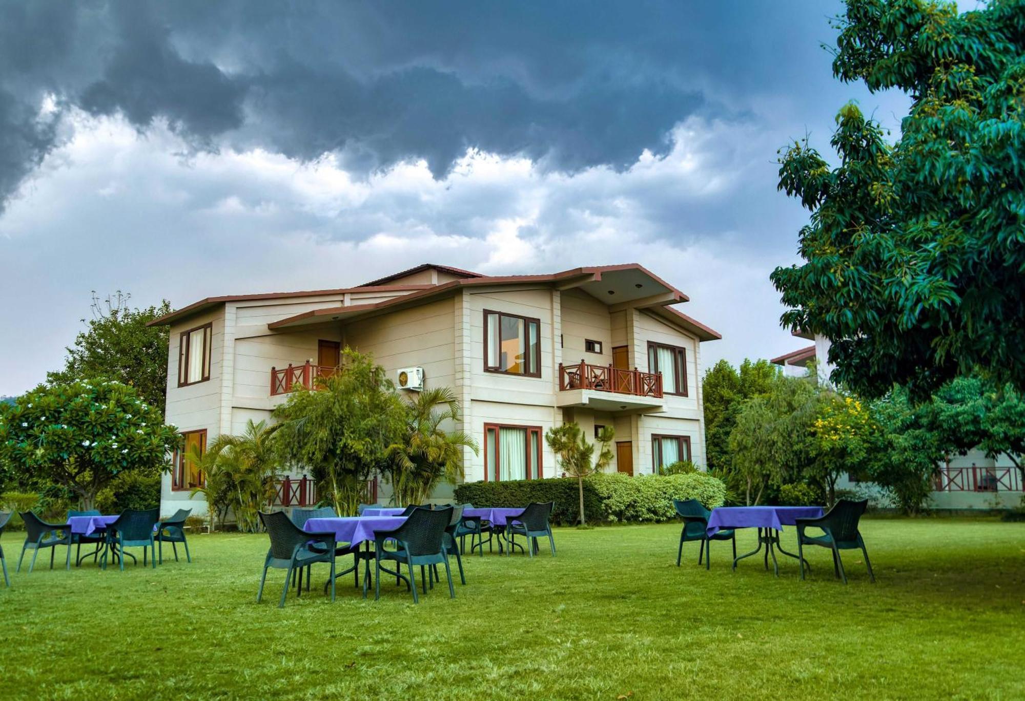 Sunday Alaya Corbett Villa Rāmnagar Exterior photo